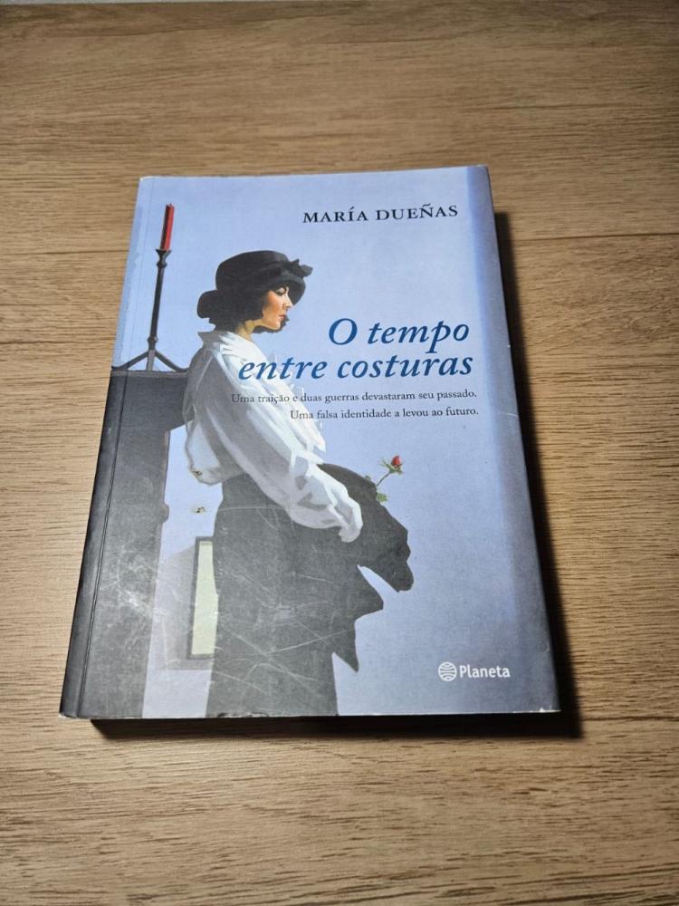 O Tempo Entre Costuras