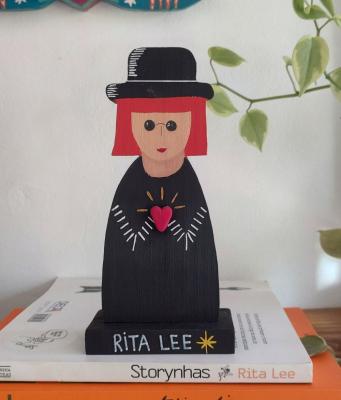 Escultura Rita Lee